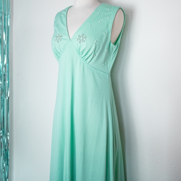 60’s Vintage Seafoam Green Gown - Picture 10 of 15